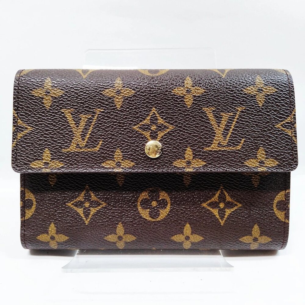 Authentic Louis Vuitton Brown Monogram Wallet mn398-030526
